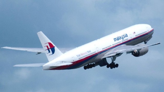 Malaysia airlines flight carrying 239 people crashes in South China Sea