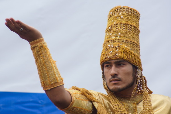 Performing Arts in Uzbekistan: “El Merosi"--the theater of historical costumes Samarkand