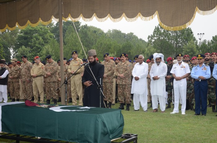 Pakistan army chief attended last prayers of helicopter crash victims