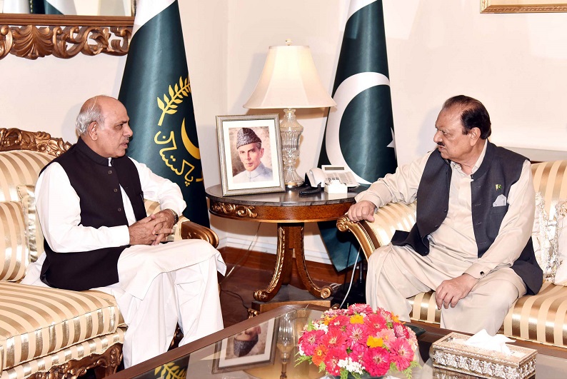 GOVERNOR PUNJAB, MALIK MUHAMMAD RAFIQUE RAJWANA CALLED ON PRESIDENT MAMNOON HUSSAIN AT THE AIWAN-E-SADR, ISLAMABAD ON JULY 14, 2016.