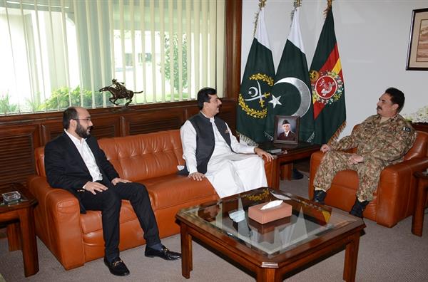 Yousaf Raza Gilani and Ali Haider Gilani meet General Raheel Sharif