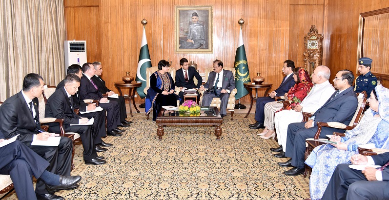 PRESIDENT MAMNOON HUSSAIN IN A MEETING WITH THE CHAIRPERSON OF MAJLIS (PARLIAMENT) OF TURKMANISTAN LED BY MRS.AKJA NURBERDIYEVA AT AIWAN-E-SADR ISLAMABAD AUGUST, 03, 2016. SPEAKER NATIONAL ASSEMBLY SARDAR AYAZ SADIQ IS ALSO PRESENT ON THE OCCASION.