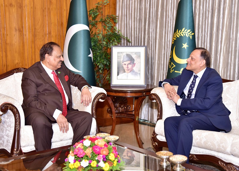 Pakistans High Commissioner-designate to Bangladesh Rafiuzzaman Siddiqui called on President Mamnoon Hussain at the Aiwan-e-Sadr, Islamabad on August 29, 2016.