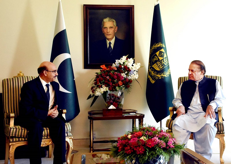 MASOOD KHAN, PML-NS PRESIDENTIAL NOMINEE FOR AJK CALLED ON PRIME MINISTER MUHAMMAD NAWAZ SHARIF AT PM HOUSE ON 15TH AUGUST 2016.