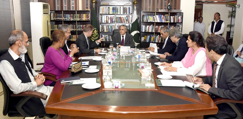 Finance Minister Senator Mohammad Ishaq Dar chairing a meeting with Mr. Werner Liepach, Country Head Asian Development Bank in Islamabad on 6-9-2016.