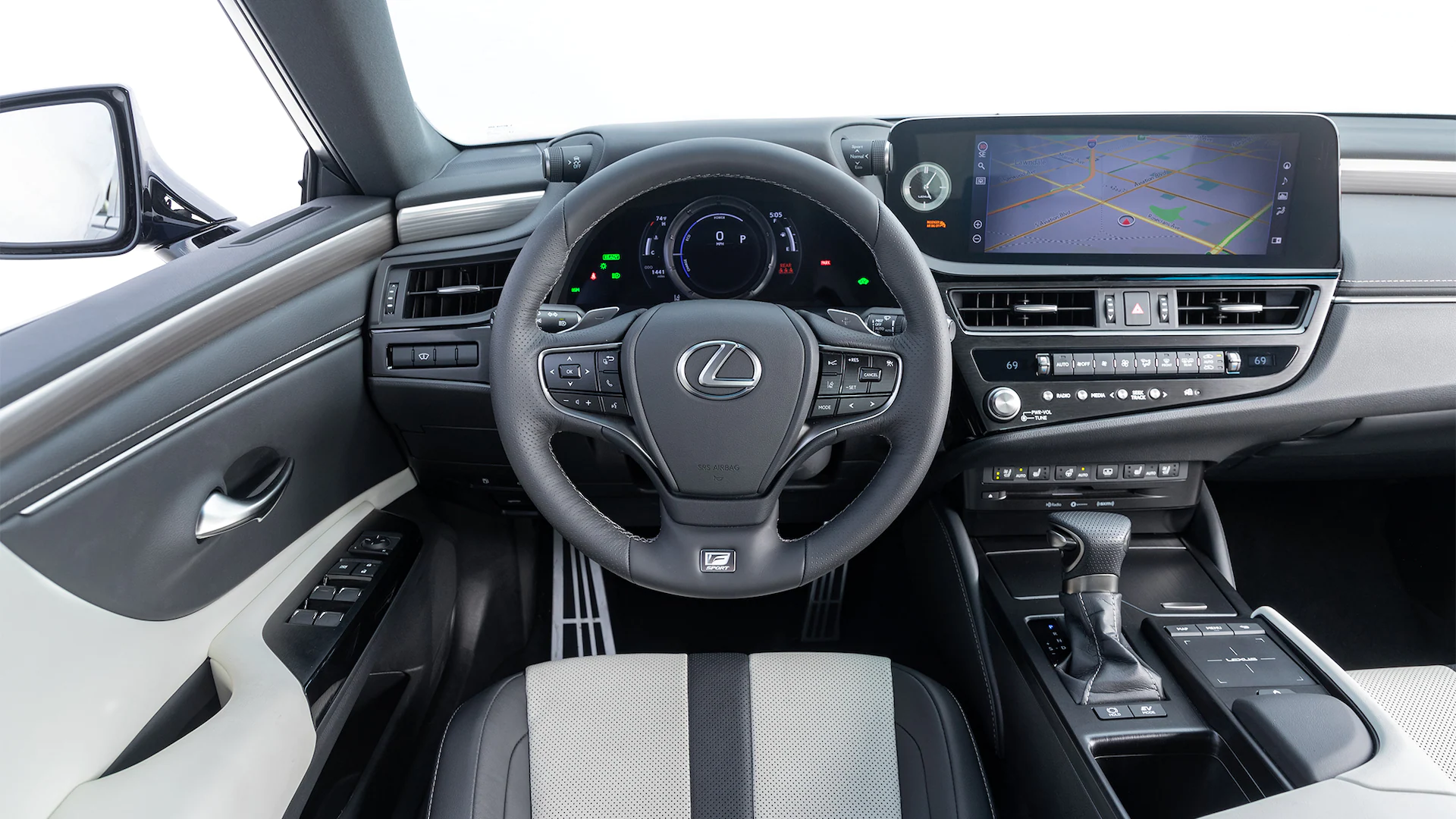 Lexus ES 300 hybrid review UAE 2020