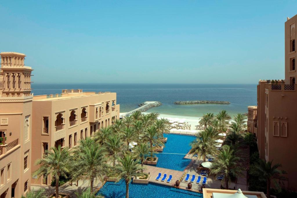 beach resorts in UAE