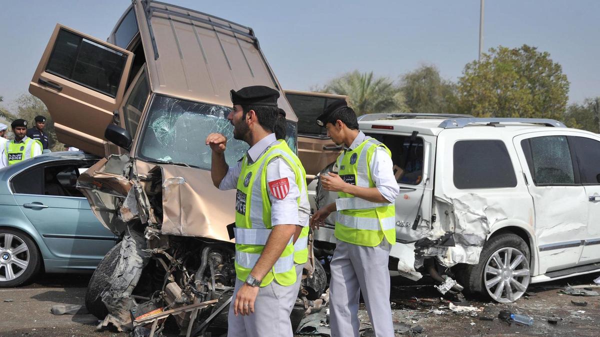 Road accident on Saa'a Road in Al Ain, 5 UAE youths killed