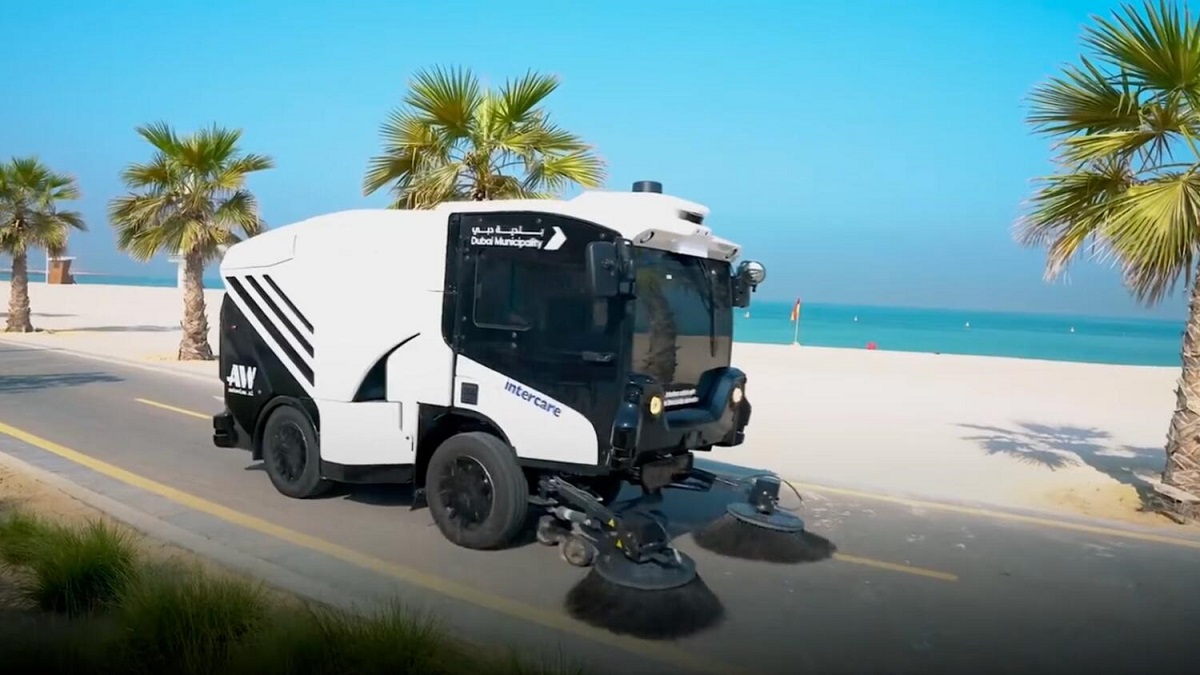 Dubai introduces self-driving electric cleaning vehicle for cycling tracks