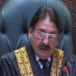 ملک لاوارث نہیں، عدالت کو مطمئن کرنا ہوگا کہ منقسم وفاداری کے حامل شخص کے کہنے پر پنڈورا بکس کھولا جاسکتا ہے: قادری کی پٹیشن پر چیف جسٹس کے ریمارکس