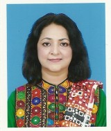 Senior Editor Urdu of DND is Mrs. Naheed Niazi who is a seasoned columnist.