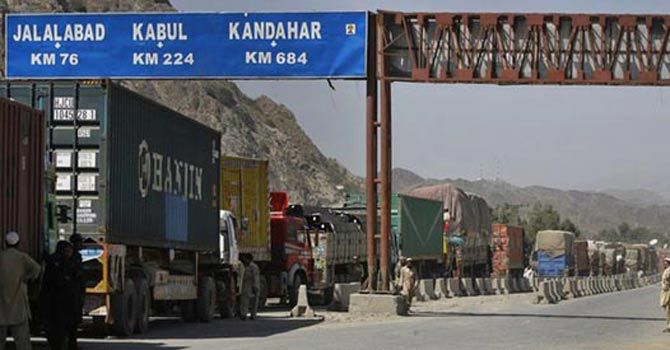 Pak-Afghan border - The number of containers arriving at the Pak-Afghan border on a daily basis in September 2020 was 1,058 which has now increased to 1,870, the Officials of the Federal Board of Revenue (FBR) told the Meeting of the Executive Committee of the Pak-Afghan Friendship Group. The Meeting was held in Islamabad on Wednesday with the Speaker National Assembly Asad Qaiser in the Chair. During the meeting, the Speaker expressed satisfaction over the progress made in Pak-Afghan bilateral trade in recent months. The Speaker said that steps will be taken on a priority basis to meet the target of increasing the volume of bilateral trade and the arrival of 2,000 containers on the Pak-Afghan border. Asad Qaiser directed the FBR to complete the process of clearance of containers on the border within a week. He also directed to ensure the presence of FBR Staff at Ghulam Khan, Angroor Adda, and Kharlachi. The National Assembly Speaker said that immediate steps will be taken for the construction of Branches of Commercial Banks at Angoor Adda, Ghulam Khan on the Pak-Afghan border. The Speaker directed that a briefing be given to the Committee about the progress on clearance of containers carrying sugar on the border. The FBR Officials told the meeting that a joint team of the National Bank and the State Bank will visit Ghulam Khan and Angroor Adda on October 8 and 9. The National Assembly Speaker also issued directives to refer the matter of demerge charges to the Economic Coordination Committee (ECC). In addition, he directed to complete the construction of Consulate Hall at the Pakistan Embassy in Kabul at the earliest.