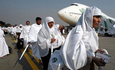 Ministry collects Rs 250 mln as service charges from Hujjaj during Hajj 2015