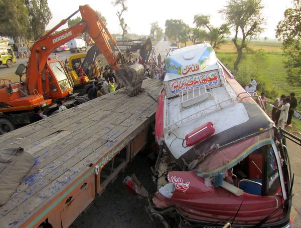 Bus-trailer collision leaves 19 dead in Faisalabad