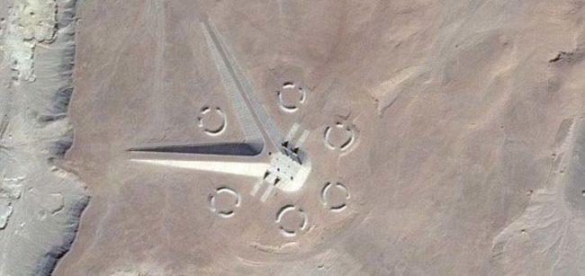 What They Found In The Middle Of The Desert Using Google Earth Is Incredibly Freaky