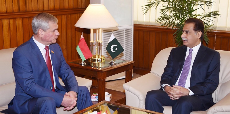 Chairman of the House of Representatives of Belarus Vladimir Andreinchenk and Sardar Ayaz Sadiq