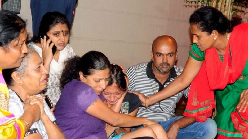 Relatives of Gauri Lankesh crying while Police find no clue of killers