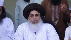 Khadim Hussain Rizvi - The Tehreek-e-Labbaik Pakistan (TLP) leader Khadim Hussain Rizvi has reportedly passed away days after he held successful negotiations with the government resulting in an end to the Faizabad sit-in staged to protest against blasphemous caricatures in France. Sources said that Khadim Rizvi had been suffering from illness for quite a few days. Born on June 22, 1966 in Punjab’s Attock District, Khadim Rizvi was an Islamic Scholar of the Barelvi School of Thought. Khadim Hussain Rizvi came to the limelight in November 2017 when his religious-cum-political party Tehreek Labbaik Pakistan (TLP) staged a 21-day long sit-in at Faizabad Interchange against controversial amendments in the Khatm-i-Nabuwwat Clauses in Election Act. Later, in 2018, he again marched towards Islamabad and held another sit-in at Faisalabad. In the 2018 general elections, Khadim Hussain Rizvi–led TLP contested the polls for the first time but yet received 21,91,679 votes across the Country becoming the sixth largest party in terms of highest number of votes bagged in polls.