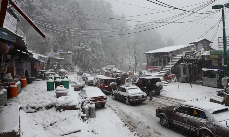 Season First Snowfall In Gilgit-Baltistan Attracts Large Number Of Tourists