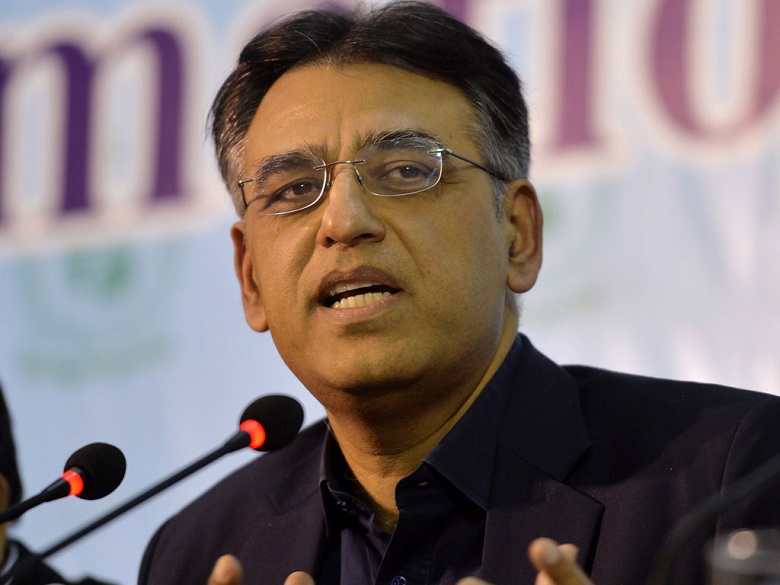 Coronavirus - The Federal Minister for Planning and Development & Chairman National Command and Operation Center (NCOC) Asad Umar has lauded the role played by provinces in controlling the Coronavirus (COVID-19) pandemic. While addressing the meeting of National Command and operation Center at Chief Minister's House in Karachi on Saturday, Asad Umar said that the Coronavirus pandemic in the Country can be controlled with joint efforts of all the provinces. The meeting was hosted by the Sindh Chief Minister Syed Murad Ali Shah, and participated by the NCOC National Coordinator Lt. General Hamood-uz-Zaman and the Chief Secretary Sindh. Asad Umar said that holding meetings of the National Command and Operation Center in provinces is aimed at further improving the performances. The minister said that the federal government in cooperation with provinces is working and shaping guidelines to contain the spread of Coronavirus. In his remarks on the occasion, the Sindh Chief Minister Murad Ali Shah said that selective lockdown is being carried out in hot spot areas against spread of Coronavirus in the provinces and two separate hospitals for treatment of corona patients have been established in Karachi. Murad Ali Shah said that the sale and purchase of sacrificial animals in the streets have been banned in Sindh.