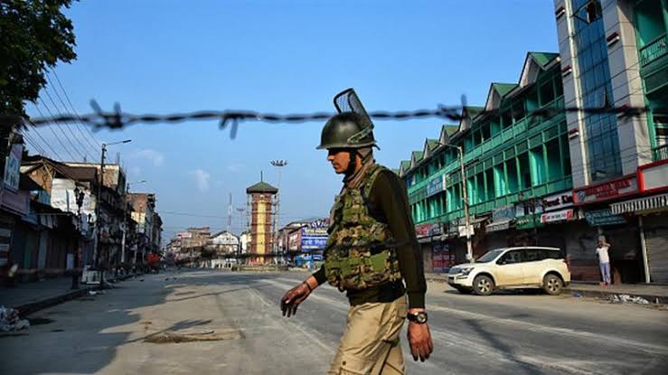 Indian Occupied Kashmir - The inhuman military siege and crippling lockdown imposed by Narendra Modi-led fascist Indian government in Indian Occupied Kashmir (IOK) for the last 300 days has made life of the dwellers of the scenic valley a hell. The Chairperson Peace and Culture Organization Mushaal Hussein Mullick appealed to the UN to play its due role to stop the on-going genocide of Kashmiris in the valley, who she said had been reeling under the worsts military lockdown since August 05, 2019, when Indian government illegally and unilaterally stripped the special status of the territory. Mushaal, who is the wife of detained Kashmiri leader Mohammad Yasin Malik, said in a statement on Saturday that the fascist Indian forces further intensified their killing spree in the valley amid the Coronavirus and innocent Kashmiris have been killed and torture ruthlessly. The chairperson said that the state barbarism and atrocities crossed all limits, as the brutal forces even denied the corpses of the martyred Kashmiris to their heirs and were being buried in unknown and undisclosed locations in the guise of Coronavirus. She said that India was carrying out genocide of the Kashmiri youth particularly, after August 05, last year, and destruction of houses and harassment of residents has become a norm in occupied valley.  Mushaal disclosed that Modi regime wanted to change the Muslim majority status of occupied Kashmir that was the reason non-Kashmiris were being issued domiciles. “The Indian government is pursuing the nefarious plan of the RSS, which was solely formed on anti-Muslim agenda,” she added. The Chairperson said that the RSS goons were not only busy in killing of muslims in India but they were also involved in massacre of Kashmiri people, as Modi regime deployed these goons in the valley. She said that the inhuman lockdown was aimed at breaking the resolve of Kashmiris; however, she vowed that the worst kind of siege for months together failed to subdue the freedom sentiment of the Kashmiri people and they are determined to keep fighting for their rights, including the right to self-determination till their last breath. Mushaal warned that the silence of the world powers and UN was pushing the region towards destruction.