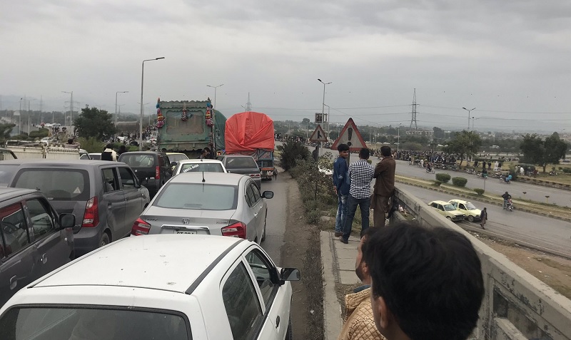 Traffic choked at Faizabad Interchange after murders trigger protest