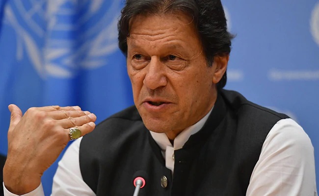 Imran Khan - Prime Minister Imran Khan has announced to reach out to the International Community in an effort to halt India from resorting to illegal acts including altering the demographic structure of Occupied Jammu and Kashmir. In a twitter statement on Tuesday, the prime minister said that he has approached the UN Security General António Guterres and plans to negotiate with other world leaders on the issue as well. The prime minister said that first India's attempt at illegal annexation of Occupied Jammu and Kashmir and now its attempts to alter its demographic structure including by issuance of domicile certificates to 25,000 Indian nationals are all illegal in violation of UN Security Council resolutions & international law including the 4th Geneva Convention. Imran Khan said that India must be stopped from this unacceptable path that further usurps the legal & internationally guaranteed rights of the Kashmiri people & seriously imperils peace and security in South Asia.