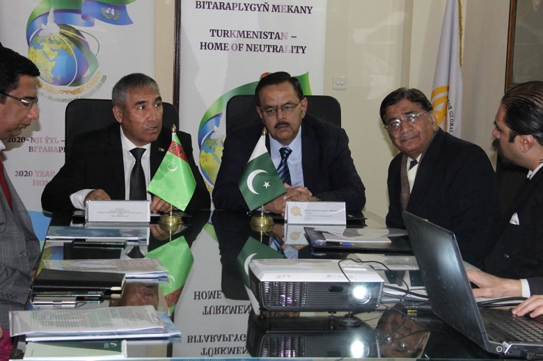 Roundtable Session on “25th Anniversary of Permanent Neutrality of Turkmenistan” held at CGSS