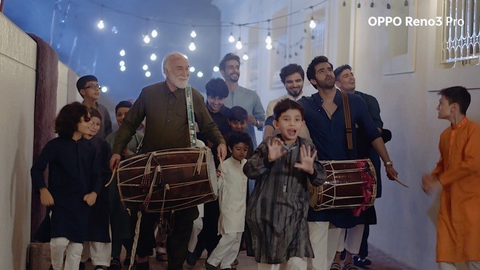 OPPO Reno3 Pro - OPPO has once again revived and brought back the beautiful tradition of Pakistanis at the forefront by collaborating with Shehreyar Munawar for its latest Ramadan campaign. The campaign aims to bring youth of the country closer to the centuries old traditions that once used to mark the beginning of the holy month.
