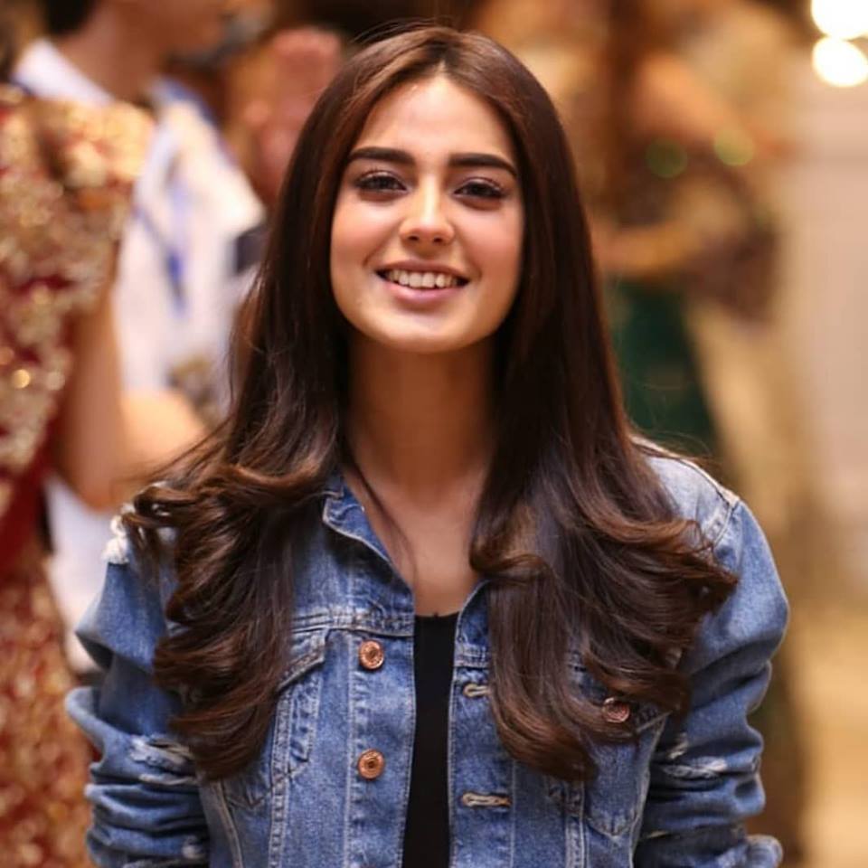 Iqra Aziz Once Advised Ushna Shah & Feroze Khan To Lower Their Anger We love Iqra Aziz, and we love she makes it to the news. After her marriage with the ever-controversial Yasir Hussain, she is the news now more than ever. However, we have got some spicy information for you to follow. Iqra Aziz was invited to the Voice Over Man, which is a YouTube show, with Wajahat Rauf and she shared some pieces of information for celebrities. We all know Wajahat Rauf has a way of getting information out of celebrities. He organized the show and arranged the segments in such a way that these stars cannot get out of sharing the right information. Hence, he also gave Iqra the names of a few fellow celebrities and asked her about the advice she would like to give them. Let’s read what she had to say: When asked about Feroze Khan, Iqra said: “I think he should learn to control his anger.” She had a similar message for Ushna Shah: “She should control her anger. She is the Feroze Khan of girls.” Though we didn’t know about Ushna’s anger till yet, now that she has said it, we have got out a hint. Upon asking about Aiman Khan and Minal Khan, Iqra continued: “I have no advice for them. They have already improved themselves so much.” Wajahat Hussain also asked Iqra about one of her good friends – Hania Amir. We all know that Hania might not exactly agree always with Yasir Hussain, but she is a good friend of Iqra. When asked about what advice she would like to give to Hania, Iqra said: “I think she should do more serious roles.” Finally, when asked about Sheheryar Munawwar, she stated: “I think he should come out of himself a bit and focus on more different roles and experiment.” These are the bits of advice Iqra Aziz had for her fellow celebrities. If these celebrities took them positively or not, we do not know that.