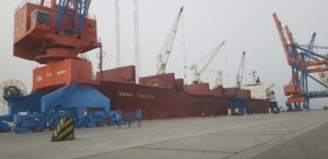 Gwadar - The Cargo Ship SIBULK TRADITION has berthed at Gwadar carrying 16000 tonnes of urea for Transit to Afghanistan, marking the beginning of a new era in Pakistan’s trade by sea, the Prime Minister’s Adviser for Commerce and Investment Abdul Razak Dawood said. In a Tweet on Friday, the adviser said that for the first time, bagging will be done locally instead of foreign ports. Abdul Razak Dawood said that urea will be bagged & shipped on trucks to Afghanistan at Gwadar which will generate employment for the locals. The adviser said that instructions have already been passed to allocate all labour jobs to local population.