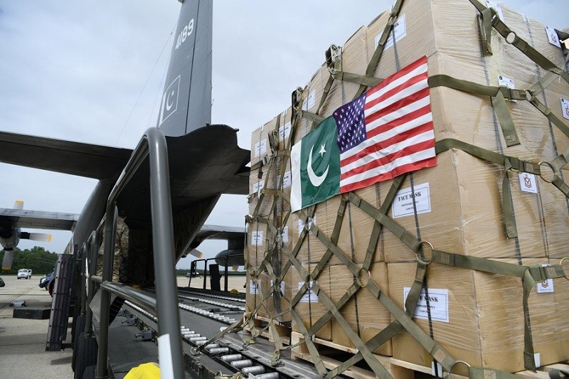 personal protective equipment - Pakistan has gifted personal protective equipment (PPE) to the US Armed Forces as a token of friendship and solidarity during the COVID-19 pandemic. The PPE was sent to the United States through a C-130 plane, and handed over to the Senior US officials joined at the Andrews Air Base in Washington DC. Meanwhile, the US Bureau of South and Central Asian Affairs (SCA) said in a tweet that “The United States thanks Pakistan for its goodwill donation of medical supplies to support the fight against Coronavirus. Our countries' health partnership and coordinated response will help defeat this virus, and rebuild our prosperity.” While appreciating Pakistan’s goodwill donation of surgical masks and protective suits to the US Federal Emergency Management Agency (FEMA), the US Secretary of State Mike Pompeo tweeted saying that “This delivery is a symbol of US-Pakistan solidarity in the fight against COVID-19. #WeAreInThisTogether #Partners4Prosperity.” In response to Mike Pompeo’s appreciation, Pakistan’s Ambassador to the United States Asad Majeed Khan said that Pakistan and the United States have always worked together to promote common interests and counter common challenges. “It is no surprise that #WeAreInThisTogether in the fight against COVID-19 as well!,” the ambassador tweeted.