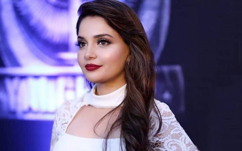 The gorgeous Armeena Khan adorned Pakistani screens for the blockbuster movie Bin Roye in 2015. She played significant role in a love triangle along with Mahira Khan and Humayun Saeed. The unique thing about this movie was that it was released in a different version as a drama which went on-air at Hum TV. Bin Roye Movie is based on Farhat Ishtiaq’s novel Bin Roye Ansoo. Furthermore, Armeena also starred in a Pakistani romantic comedy Jaanan. In 2017, she has played as one of the female leads in military movie named Yalghaar.