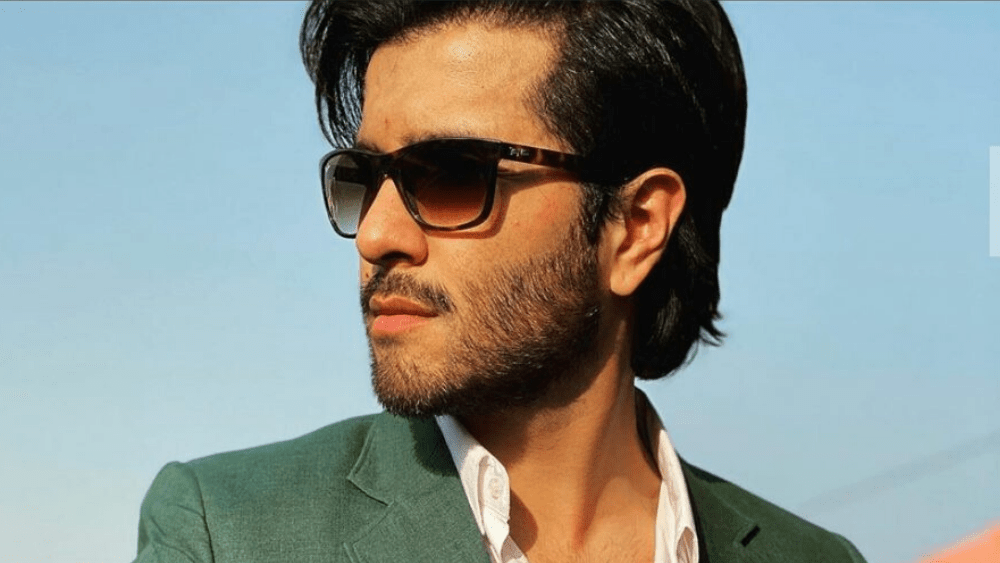 Feroze Khan always stays active on social media as well as on different platforms regarding different issues going around. Whether it is about Indo-Pak conflicts, rigid remarks by Bollywood Celebrities, or Occupied Kashmir, he is among the ones who always raise the voice. Feroze recently appeared in an interview with Hassan Sheheryar Yasin aka HSY. The interview went excellent as Feroze responded to many questions the best way. However, a video clip from the interview has been making rounds on social media in which he deemed 'Tik Tok' as cancer. Here we have got the details! Feroze Khan Says 'Tik Tok' is Cancer - Here is Why! HSY asked Feroze different questions related to the showbiz industry in his online show. He further asked Feroze about his views regarding the Tik Tok application to which his response was significant and logical.  Feroze graded Tik Tok as cancer for the users and justified this statement by narrating an incident. He told HSY that a few days back Feroze's friend showed him a video in which a kid was walking along with a train on the station. The kid wasn't one the track however, he couldn't notice the distance between him and the train. Thus the kid got hit by the train and this incident was really perilous.  Feroze Demands Ban on Tik Tok After finishing with the story of this incident, Feroze Khan demanded to ban the Tik Tok application considering it cancer. He further added that even if it is working as a source of income for the people, they must note that it is all temporary. The dangers associated with this application will soon be making it going under a complete ban. He requested the Government of Pakistan to ban Tik Tok at the earliest to save lives as it is detrimental for the youth of our society.