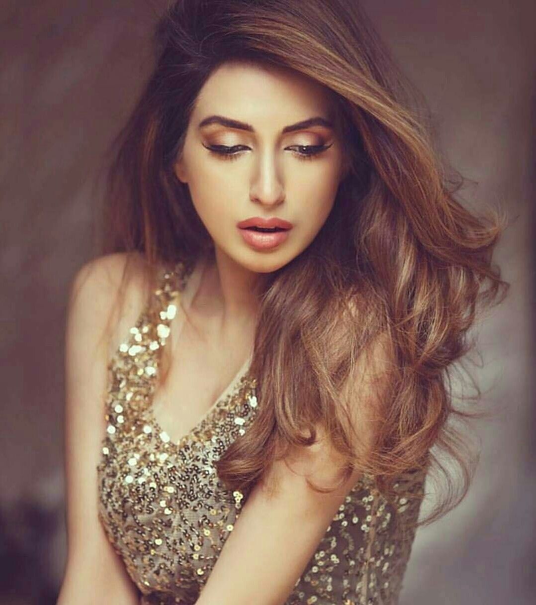 Here we have got some of the bold pictures of Iman Ali that will leave you spellbound.