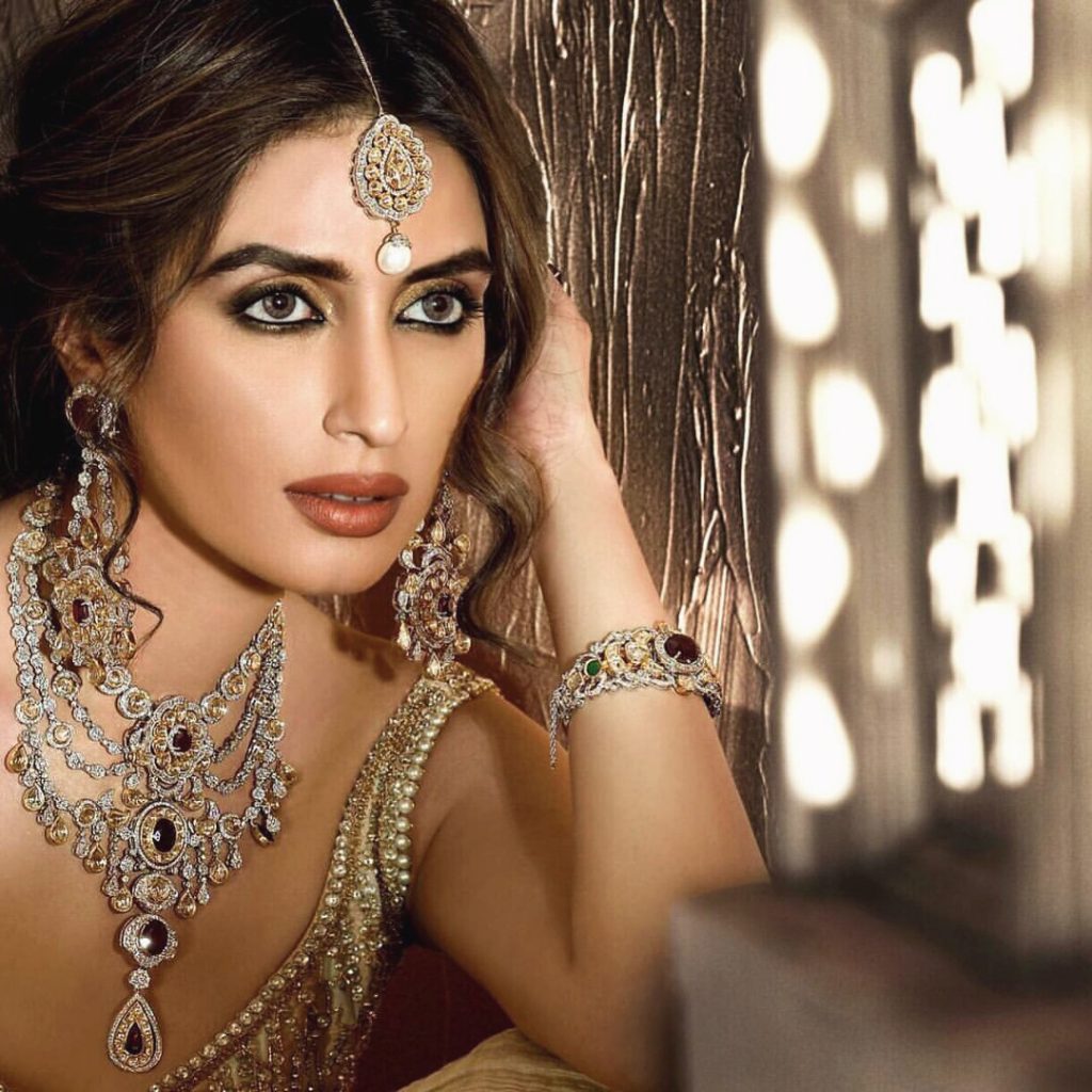 Here we have got some of the bold pictures of Iman Ali that will leave you spellbound.