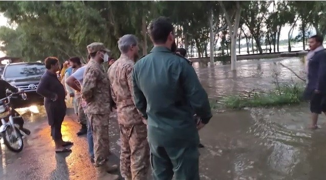 Khushab - Pakistan army troops have reached Khushab to assist the civil administration in relief efforts due to flash floods, the Inter Services Public Relations (ISPR) said. In a statement issued on Friday, the ISPR said that more than 10 villages of Punjab’s Khushab district are affected due to recent rains. The ISPR said that troops of Mangla Corps are carrying the damage assessment and busy in relief measures to help affected flood victims in Jabbi, Dhokri, Bhola, Khaliqabad, Waheer, and Hadali areas.