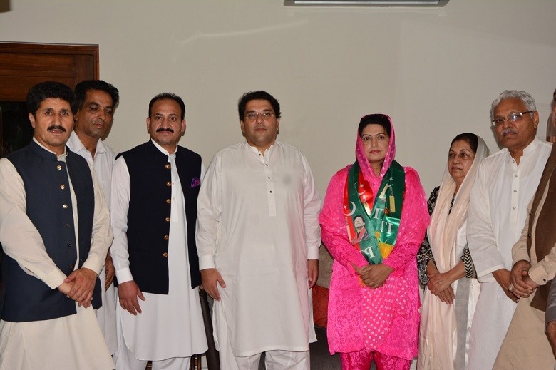 Sonia Muqaddam - The former Pakistan Muslim League-Nawaz (PML-N) Women Wing President of Gilgit-Baltistan and ex-Minister Sonia Muqaddam has formally announced to join Pakistan Tehreek-e-Insaf (PTI) along with her associates. Sobia Muqaddam met the Chief Organizer PTI Saifullah Khan Nyazee in Islamabad and declared his decision to join the party. On this occasion, the PTI Chief Organizer Saifullah Khan Nyazee welcomed the joining of the eminent political personality of Gilgit Baltistan, said that PTI has become the most popular party in Gilgit-Baltistan. Saifullah Nyazee said that the people of the region are embracing the manifesto, vision, and message of Prime Minister Imran Khan and a new era of construction and development of Gilgit-Baltistan and the welfare of the people will begin. The PTI Chief Organizer vowed that PTI would win the upcoming elections with a clear majority by adopting the right strategy and pave the way to good governance and a transformed system inspired by the vision of Prime Minister Imran Khan. On this occasion, Sobia Muqaddam said that Gilgit-Baltistan is ready to play its full part in nation-building and the people of Gilgit have full confidence in Pakistan Tehreek-e-Insaf’s manifesto and Prime Minister Imran Khan's revolutionary leadership. Sobia Muqaddam said that the people of Gilgit-Baltistan will soon show their full demonstration of love and trust in Imran Khan’s leadership in upcoming elections. The Central Senior Vice President Arshad Daad, Senior PTI leader Syed Wajid Hussain and others were also present on the occasion.