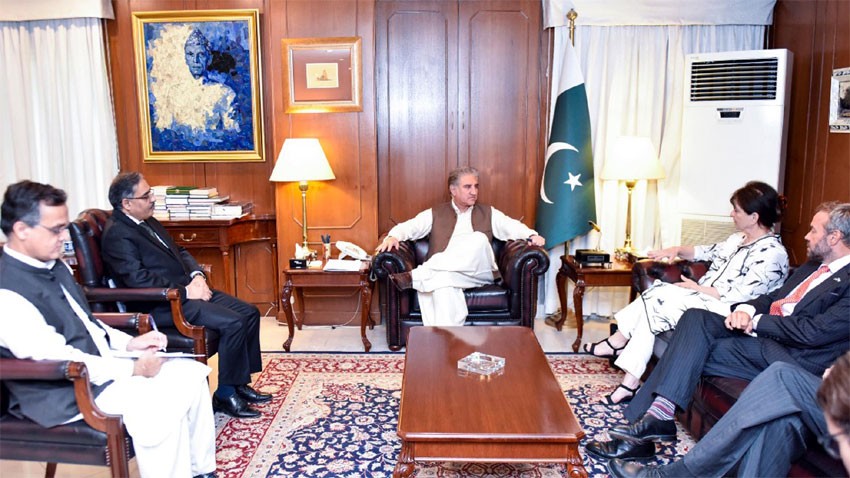 UNAMA - The Foreign Minister Shah Mahmood Qureshi has assured the UN Secretary General’s Special Representative for Afghanistan Deborah Lyons of Pakistan’s support to the United Nations Assistance Mission in Afghanistan (UNAMA) in promoting the shared objective of a peaceful, stable and prosperous Afghanistan. In a meeting with the United Nations Secretary General’s Special Representative for Afghanistan Deborah Lyons in Islamabad on Monday, the foreign minister appreciated the UNAMA’s role in supporting Afghanistan’s socio-economic development as per its mandate.  Qureshi highlighted Pakistan’s facilitative role in the Afghan peace process, which has been acknowledged by the international community.  The foreign minister said that Pakistan is keen to see the peace process move forward which would help in reduction in violence and deny space to ‘spoilers’ who do not wish to see return of peace and stability in the region. Shah Mahmood Qureshi reiterated that the vision of economic prosperity and regional connectivity could not be realized without a peaceful and stable Afghanistan.  The minister also highlighted the range of steps taken by Pakistan to support Afghanistan in transit trade and movement of people, despite the challenges posed by the COVID-19 pandemic. Reaffirming Pakistan’s commitment for safe and dignified return of Afghan refugees to their homeland, the foreign minister urged the UNAMA to play an active role in helping with time-bound and well-resourced refugee return and their sustainable reintegration in the Afghan society.