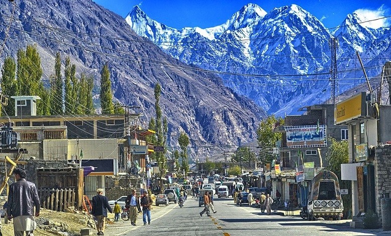 Hunza is a mountainous valley in the autonomous Gilgit-Baltistan region of Pakistan. Hunza is situated in the northern part of Gilgit-Baltistan, Pakistan. situated at an elevation of 2,438 meters, Hunza is known as heaven on earth. The valley is surrounded by various mountain peaks and provides a stunning view in the winter season when the snow encases these mountains in a white blanket. It sure is freezing cold but definitely an experience one needs at least once in a lifetime. Neelum Valley, Azad Kashmir Neelum District is the northernmost district of Azad Kashmir, Pakistan. Running parallel to the Kaghan Valley, it is separated from it by snow covered peaks, some over 4000 meters above sea level.  The area is also ideal for mountain tourism. Coaches ply daily on this route and accommodation facilities are also available at places of tourist attraction.  Malam Jabba It is a Hill Station in the Hindu Kush mountain range nearly 40 km from Saidu Sharif in Swat Valley, Khyber Pakhtunkhwa. It is equipped with various tourist facilities including chair lift, ice-skating rinks, and skiing platforms. Gorakh Hill (Dadu) Surprisingly, Sindh also has its own hill station. It is also known as ‘Murree of Sindh’, Gorakh Hill station lies on the border of Sindh and Baluchistan. It receives minimal snowfall but temperature in winter falls below zero and you find yourself in a freezing icy, cold night. Murree Perhaps the most famous tourist destination. Murree is also known as ‘Malka e Kohsar’. It receives good snowfall in the winter season which is its biggest attraction besides being easily accessible and economical. Changla Gali, Dunga Gali, Bara Gali, Pindi Point, Patriata and the iconic Mall Road are the most popular areas of Murree Hills that are covered with a blanket of snow in winters.