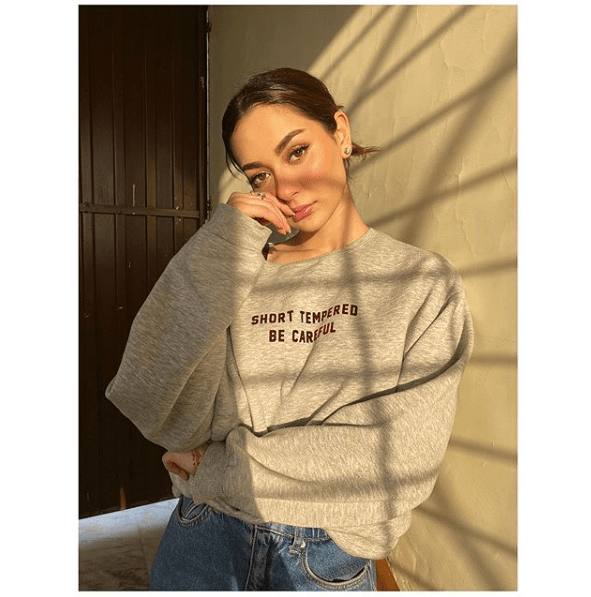 Hania Amir Shares Her Adorable Click From Childhood Memories!