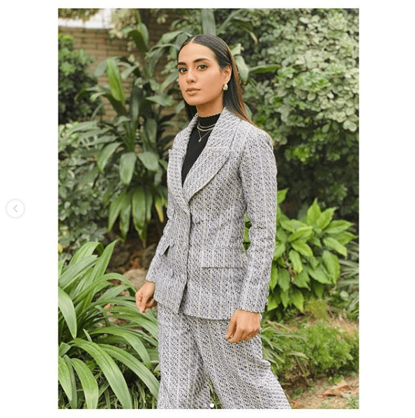 Iqra Aziz Flaunts Elegance as Corporate Chic in Her Latest Photoshoot!