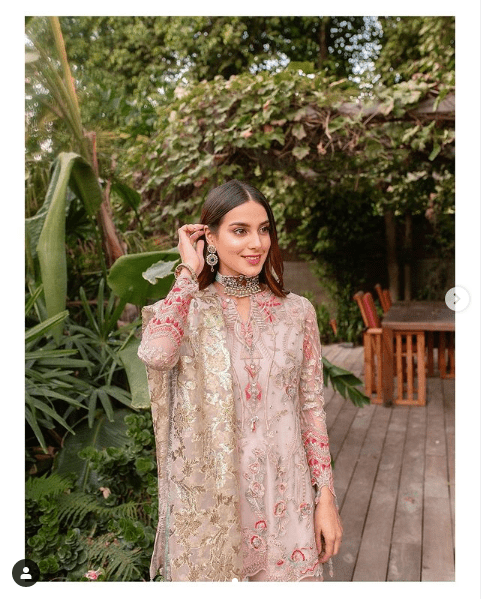 The exceptionally talented Iqra Aziz has always something new to impress her fans. Most of the time, her fantastic acting in different drama serial leave the fans all in praise while Iqra's photoshoots have their own worth. She has got what it takes to describe the elegance. Her challenging roles in drama serial Jhooti, Ranjha Ranjha Kardi and the crispy chirpy role in Suno Chanda has made her gain much fame. Despite great competition in the industry, Iqra has always ensured to maintain her presence with the best in the industry. Here we have got her latest photoshoot in which Iqra flaunts elegance and we are in love with her decency! Iqra Aziz Flaunts Elegance In Latest Photoshoot! Check out these sophisticated and exquisite clicks of Iqra Aziz from her latest photoshoot that is all about elegance. Take a look! In each of these looks, Iqra has personified decency wonderfully with her glowing expressions and beautiful features. From dressing to the makeover, everything is making Iqra look gorgeous! List of Iqra’s Most Popular Dramas Iqra has always been wonderful at acting and she has worked in many drama serials making them have remarkable success. Here we have got the list of some of her most popular dramas. Jhooti Suno Chanda 1 & 2 Ranjha Ranjha Kardi Tabeer Qurban Khamoshi Laaj Choti Si Zindagi Deewana Gustakh Ishq Socha Na Tha Ghairat Kissay Apna Kahein Muqaddas Mol Natak Kissay Chahoon Dil-e-Jaanam About Iqra Iqra Aziz Hussain is a Pakistani television actress who is best known for her role as Jiya in Suno Chanda. She also received Lux Style Award as Best Actress for the same play. Iqra appeared in her first audition as a television commercial model and was picked by Citrus Talent Agency. Her different projects include Jhooti, Ranjha Ranjha Kardi, Tabeer, Khamoshi, and many more! So, what do you think about this latest photoshoot of Iqra Aziz? Don't forget to share your valuable feedback with us!