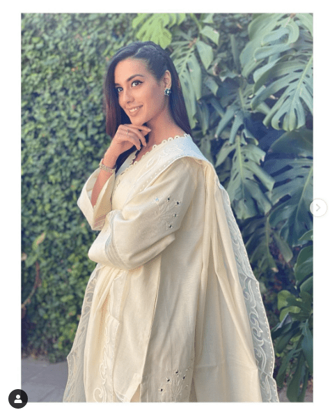Iqra Aziz Flaunts Elegance In Her Latest Photoshoot - Pictures Inside!