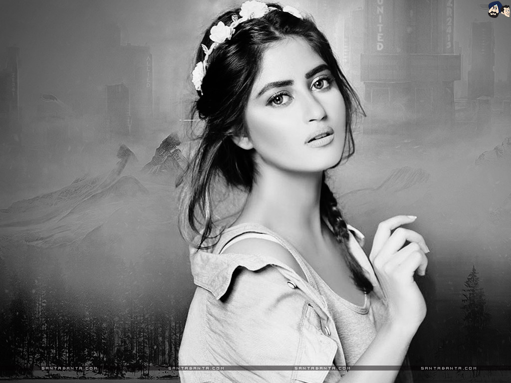 Sajal Aly Sets Social Media on Fire With Her Hot & Stunning Clicks!