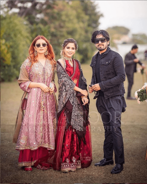 Aima Baig's Sister Nikah - Check Out These Fascinating Clicks!