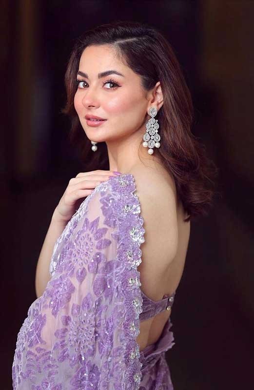 Hania Amir Flaunts Sensational Saree Look That Will Leave You Stunned!