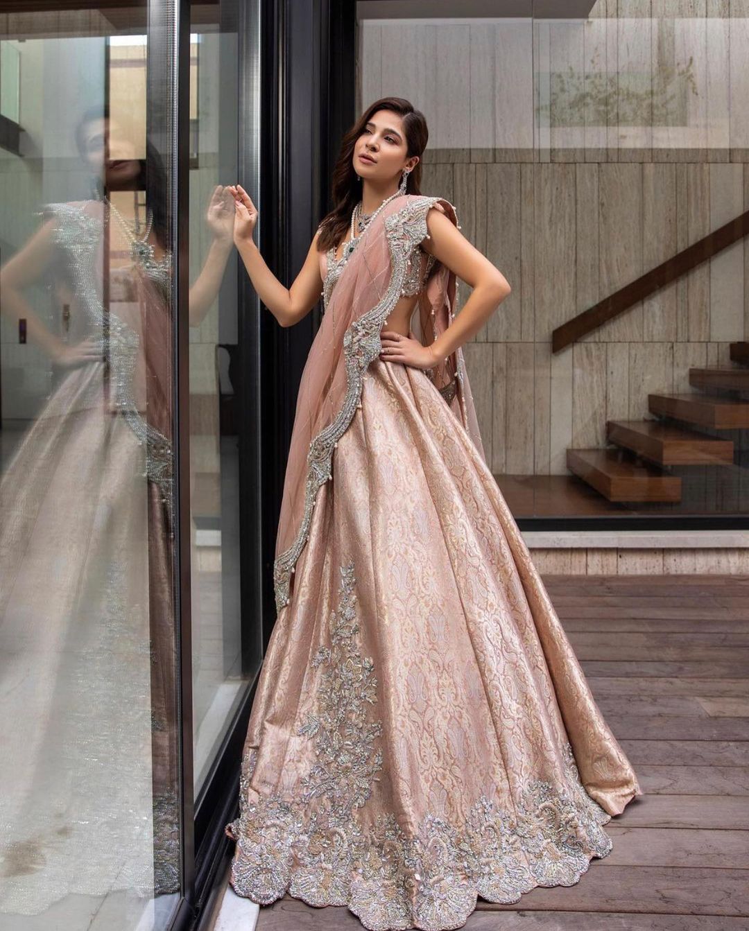 Ayesha Omer Flaunts Fancy Elegance in Her Latest Hot Photoshoot!
