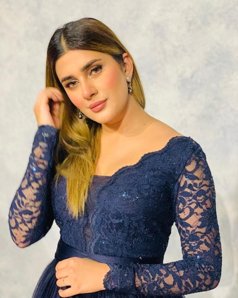 Kubra Khan Sets Social Media On Fire With Her Latest Stunning Shoot!