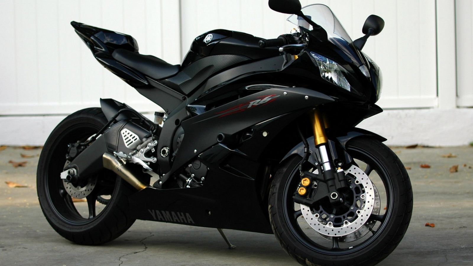 Yamaha R6 600cc mẫu xe thể thao kiểu dáng nam tính mạnh mẽ